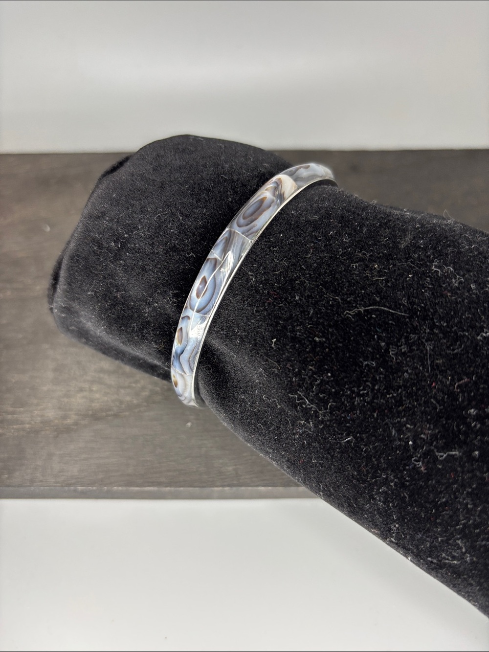 Swirl Pattern Gray Resin Bangle Bracelet